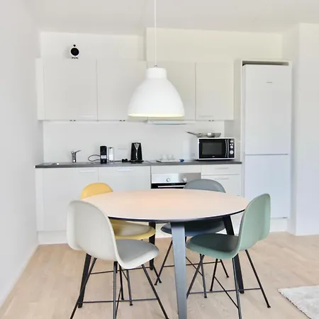 Great 1-bed W Balcony By Harbour Apartment